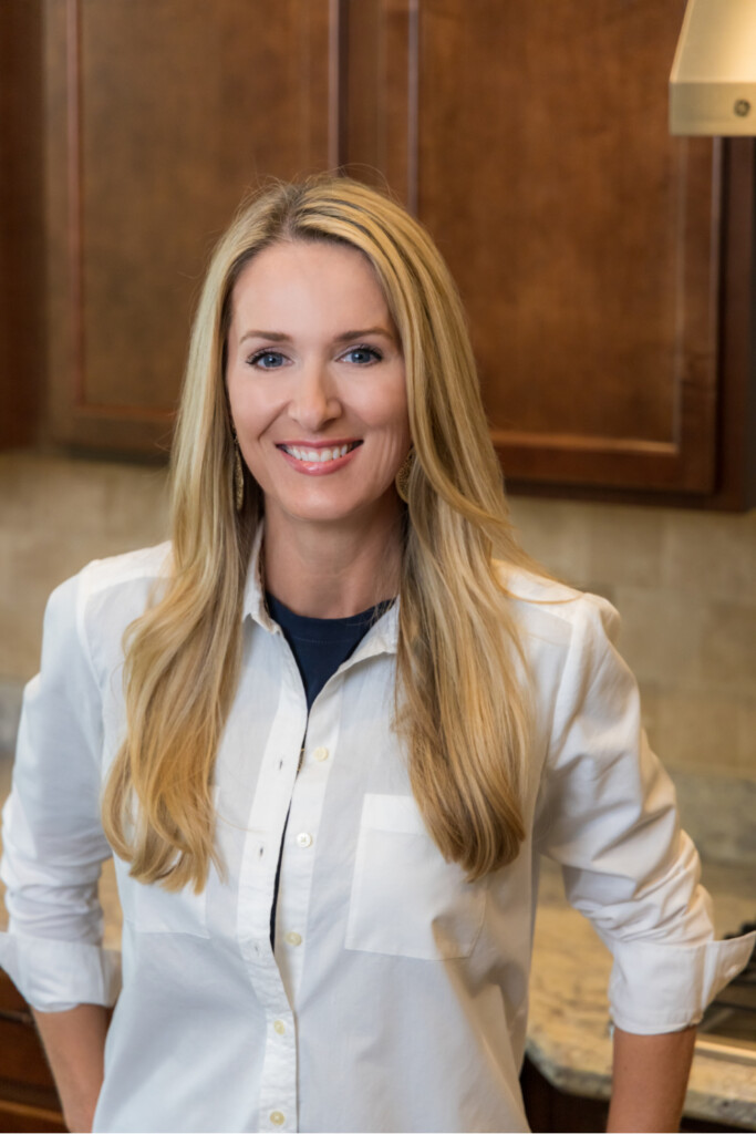 picture of jennifer (jen) gamble, author of simply macros.