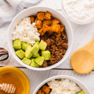 Tiktok viral hot honey ground beef bowls with sweet potatoes and cottage cheese.